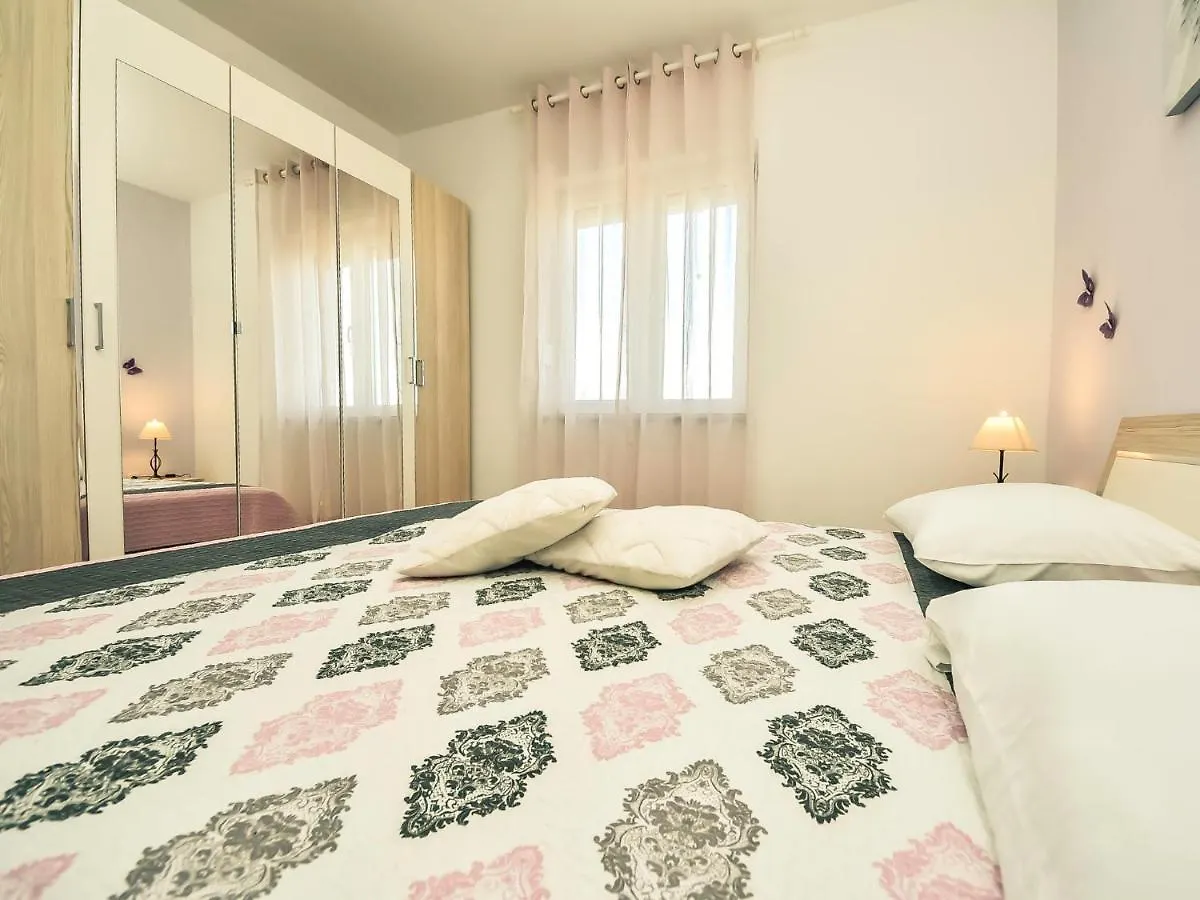 Holiday Home Tina & Tino By Interhome Brisevo